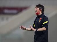 切尔西VS曼联赛事前瞻英超争议判罚再引风波：曼联遭遇双标困扰，卡里克怒斥裁判不公！