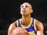 热刺VS布莱顿直播分析原创曼联输球热刺心痛！英超保级四队大逃杀，直接对话将定终局，这是球队十余年来首次面临如此严峻的保级形势